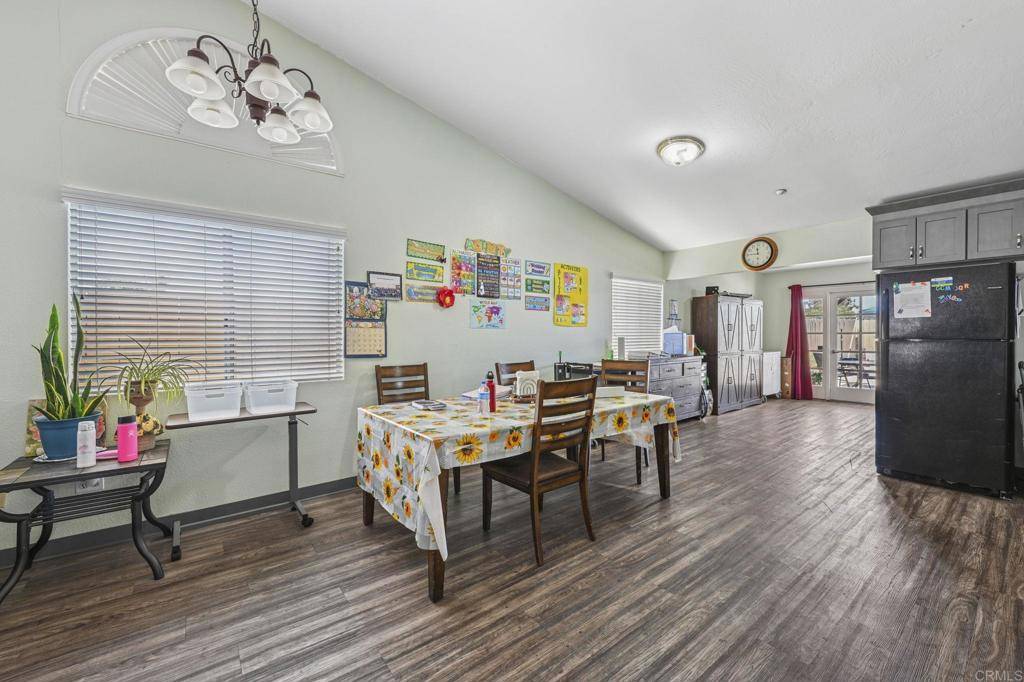 San Diego, CA 92114,5979 Harps CT