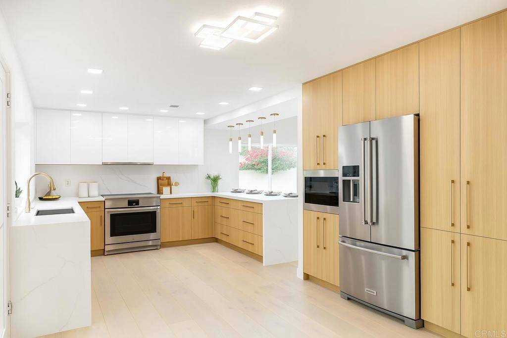 Encinitas, CA 92024,407 Via Ultimo