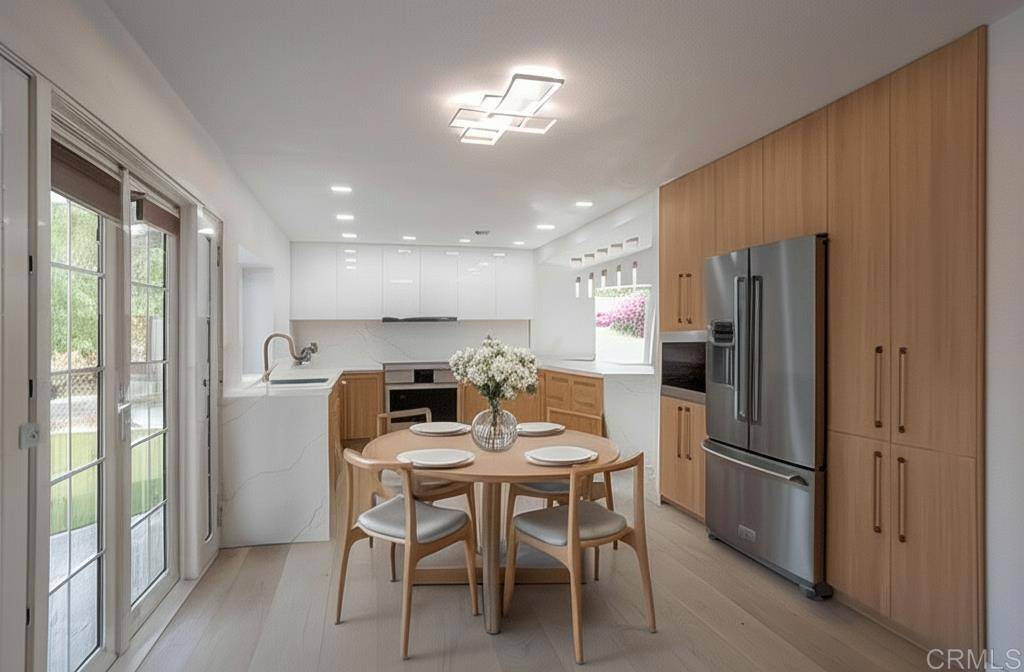 Encinitas, CA 92024,407 Via Ultimo