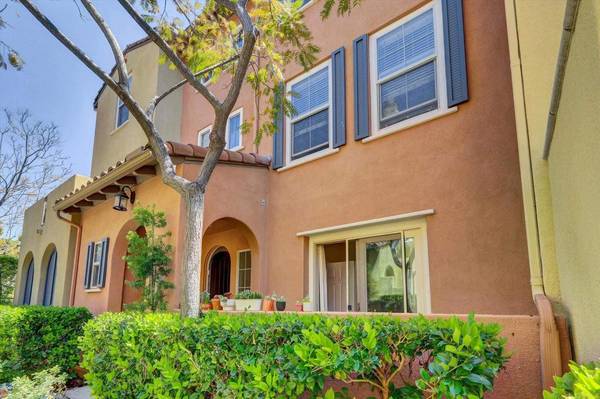 San Diego, CA 92108,2640 Escala CIR