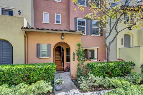 San Diego, CA 92108,2640 Escala CIR