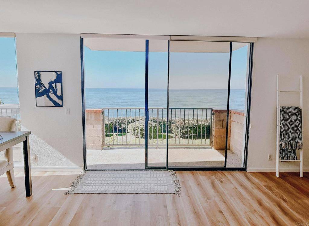 424 Stratford CT #B11, Del Mar, CA 92014