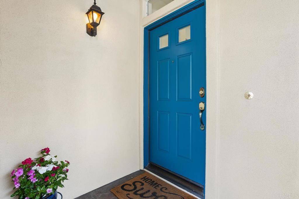 Escondido, CA 92027,2433 Fallbrook Pl.
