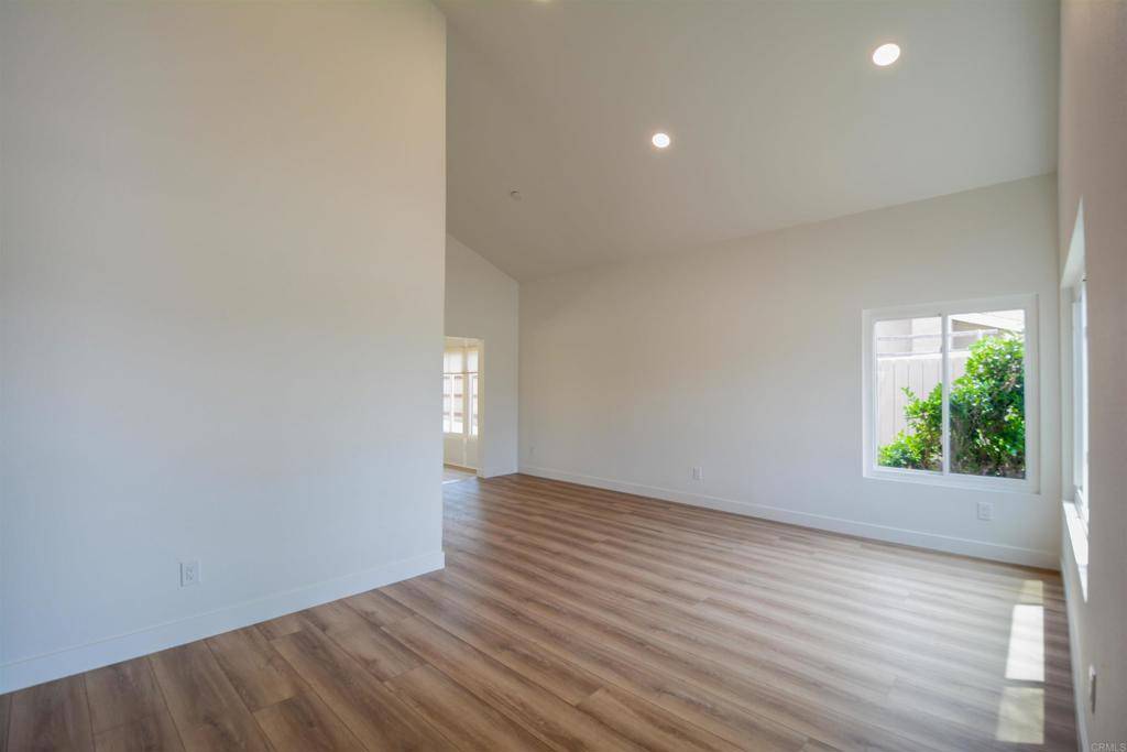 Oceanside, CA 92057,4612 Avery ST