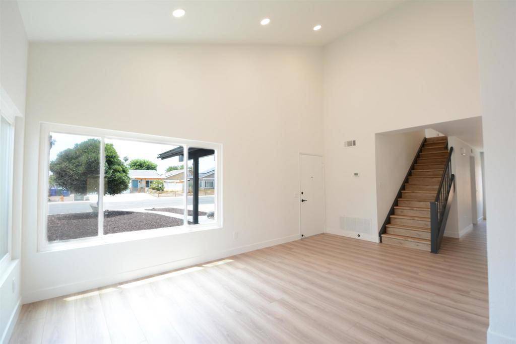 Oceanside, CA 92057,4612 Avery ST