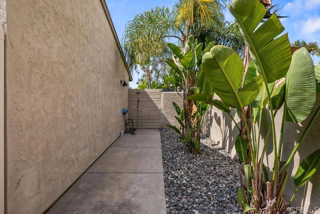 Encinitas, CA 92024,943 45 Windy Hill