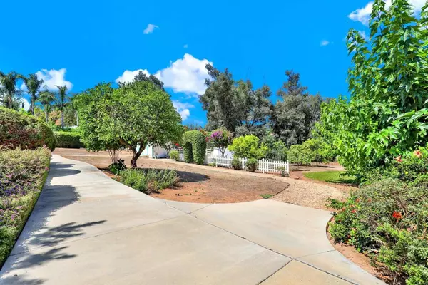 Escondido, CA 92027,2233 Puesta Del Sol
