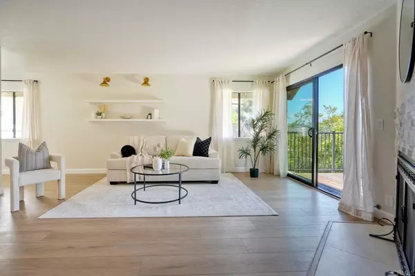 Carlsbad, CA 92009,3115 Avenida Topanga