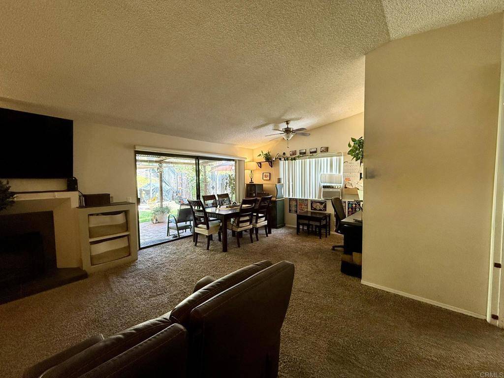 Fallbrook, CA 92028,935 Woodcreek RD