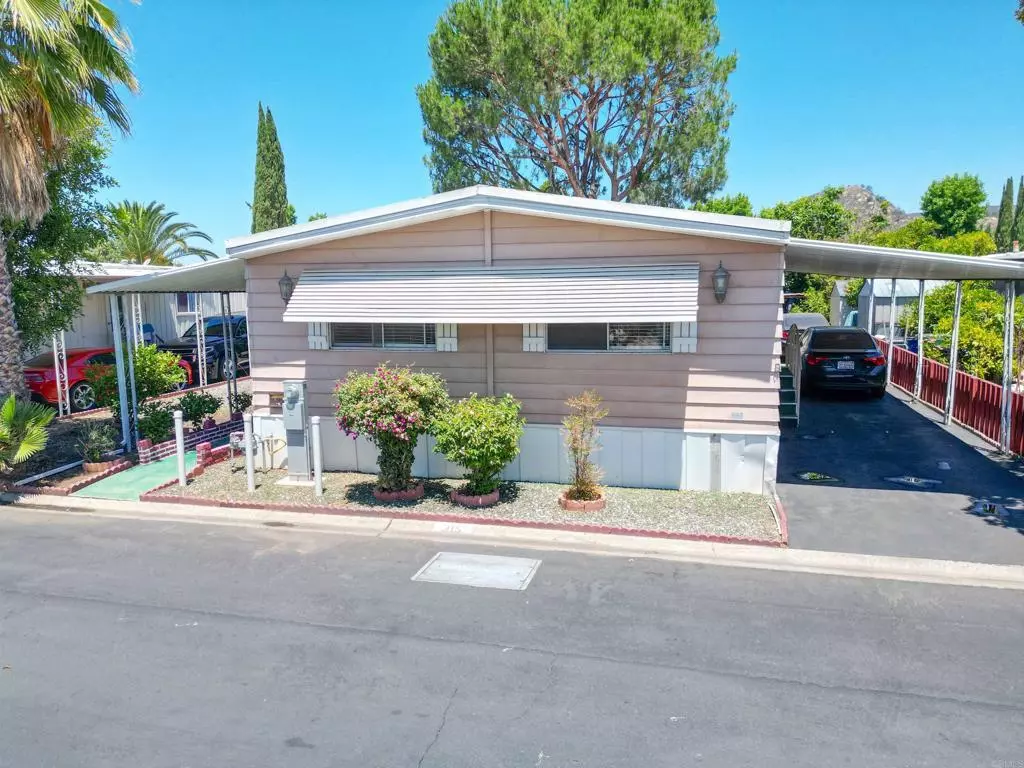 Escondido, CA 92027,2700 E Valley Parkway #315