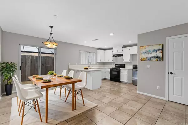 Vista, CA 92083,321 W Connecticut AVE