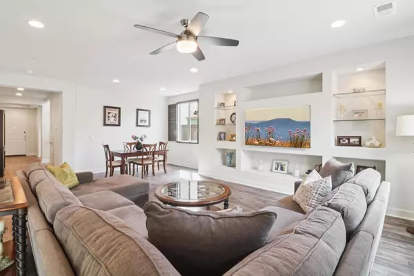 Vista, CA 92083,106 Flores Ln
