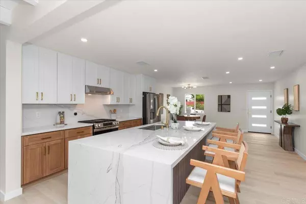 San Diego, CA 92117,4566 Derrick DR