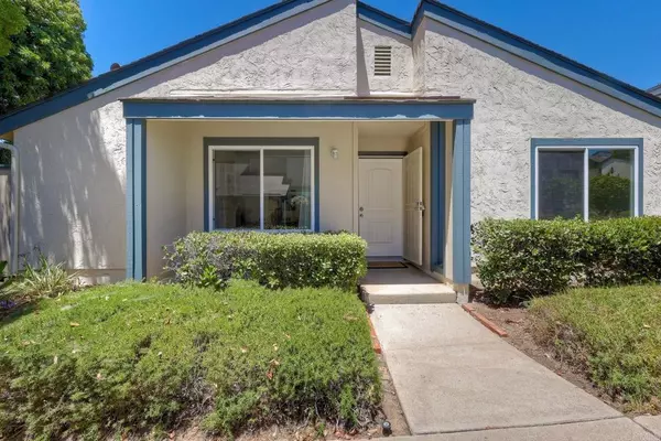 San Marcos, CA 92069,232 Cerco Rosado
