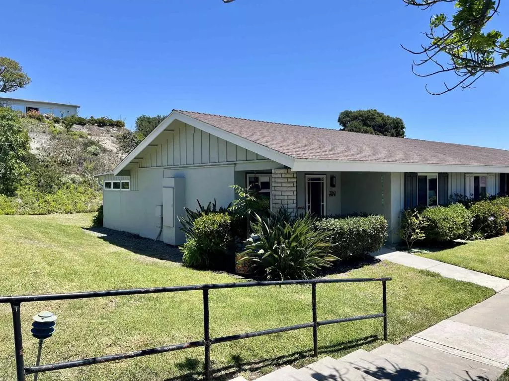 Oceanside, CA 92057,3760 Vista Campana S #15