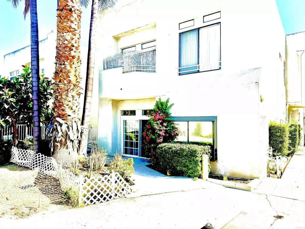 Canoga Park, CA 91304,20920 COMMUNITY ST #7