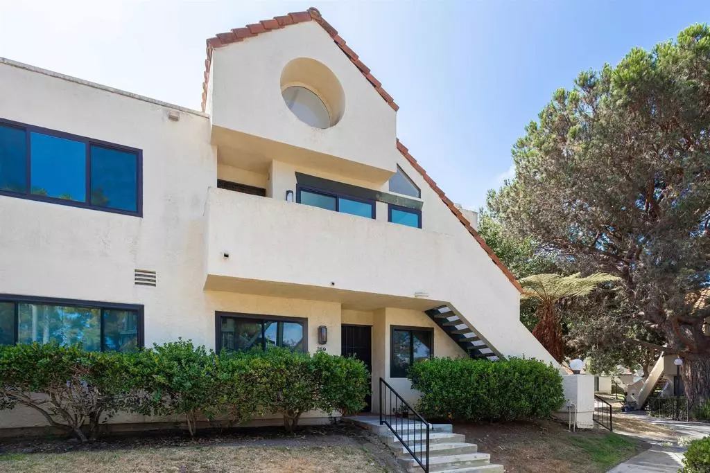 Vista, CA 92083,359 N Melrose DR #G