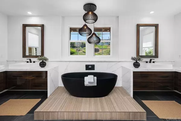 Carlsbad, CA 92009,7661 Sitio Algodon