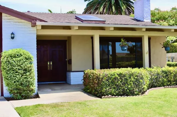 Carlsbad, CA 92008,3970 Scott DR