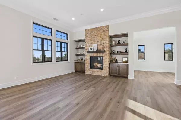 Fallbrook, CA 92028,662 Lower Springs RD