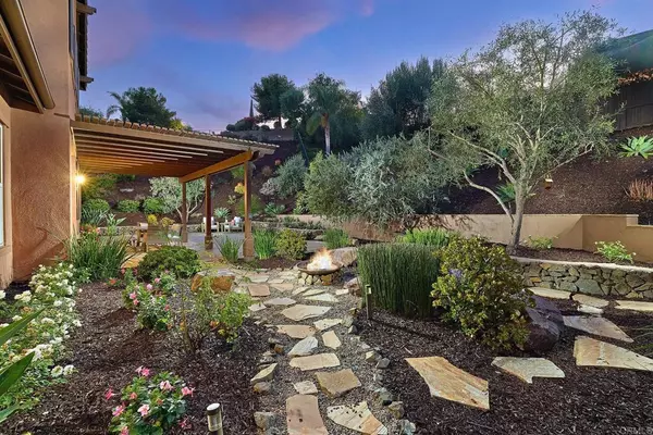 Carlsbad, CA 92009,3230 Corte Aliso