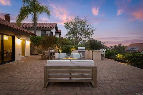 Solana Beach, CA 92075,1108 Via Mil Cumbres