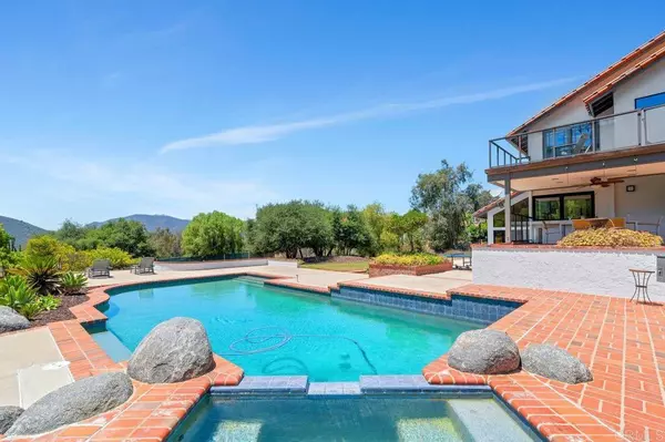 3453 Via Loma Vista, Escondido, CA 92029