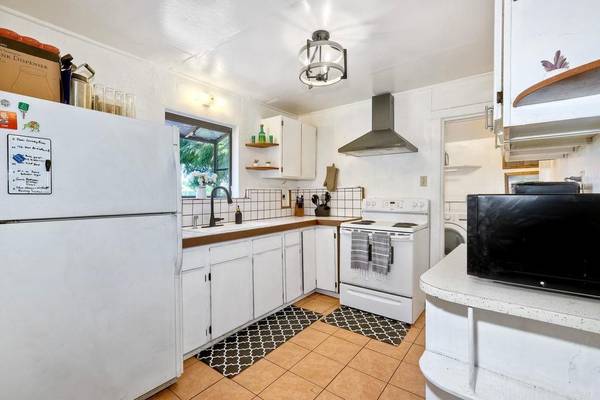 Ramona, CA 92065,842 A ST