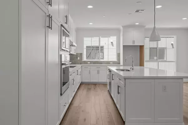 Carlsbad, CA 92008,2524 Elderberry LN
