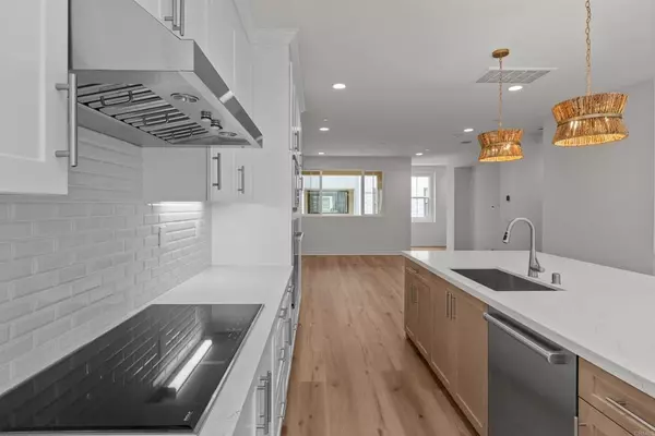 Carlsbad, CA 92008,2572 Elderberry LN