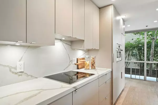 La Jolla, CA 92037,800 PROSPECT ST #1F
