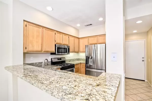 Carlsbad, CA 92011,1323 Statice Ct