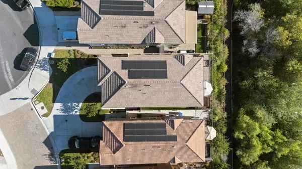 Vista, CA 92083,262 Camellia WAY