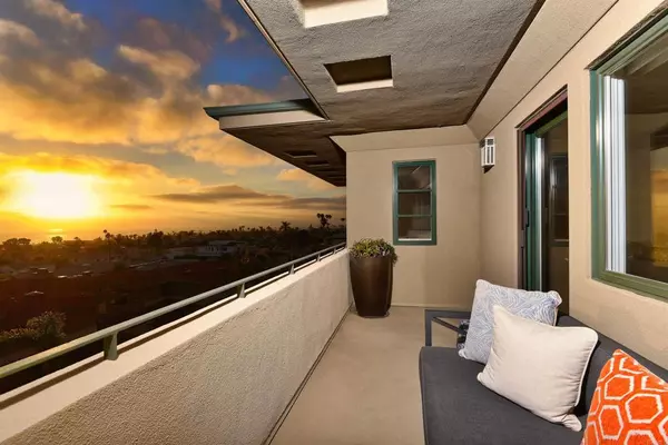 La Jolla, CA 92037,7127 Fay AVE