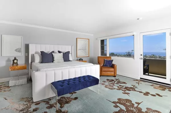 La Jolla, CA 92037,7127 Fay AVE