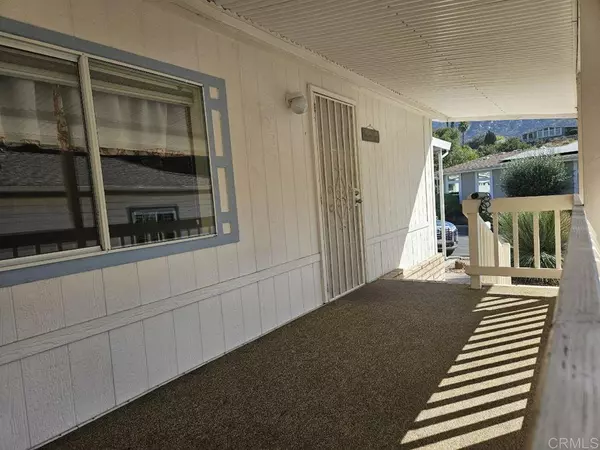 8975 Lawrence Welk DR #4, Escondido, CA 92026