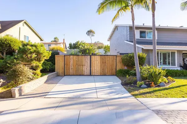 Vista, CA 92083,1037 Phillips ST
