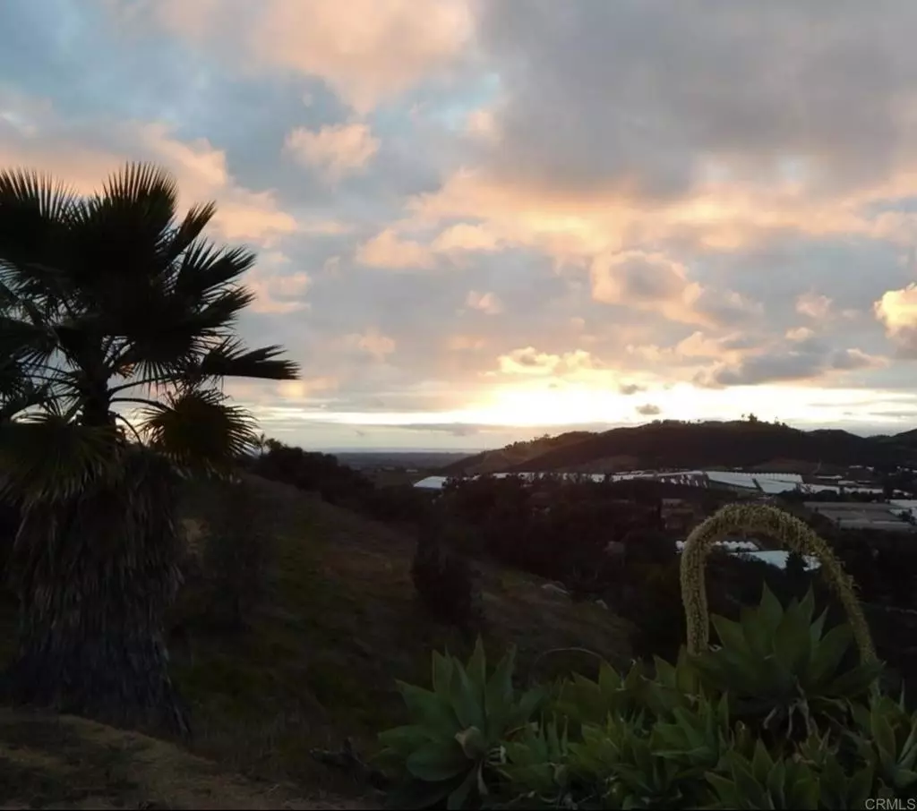 San Marcos, CA 92069,3020 22 Joni LN