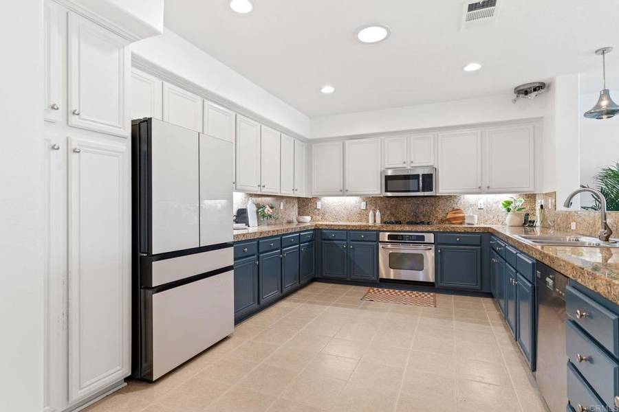2534 Navarra DR #C, Carlsbad, CA 92009