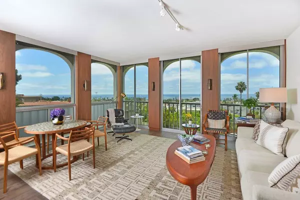 La Jolla, CA 92037,1001 Genter #2J