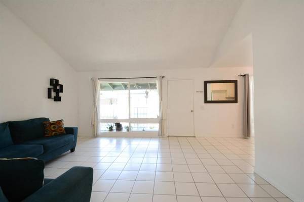 Escondido, CA 92027,1811 E Grand AVE #84