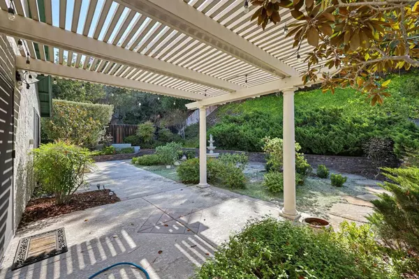 San Diego, CA 92119,6777 Winding Creek