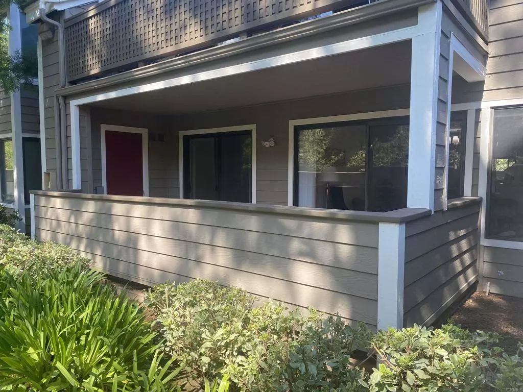 Vista, CA 92081,1091 Shadowridge DR #121