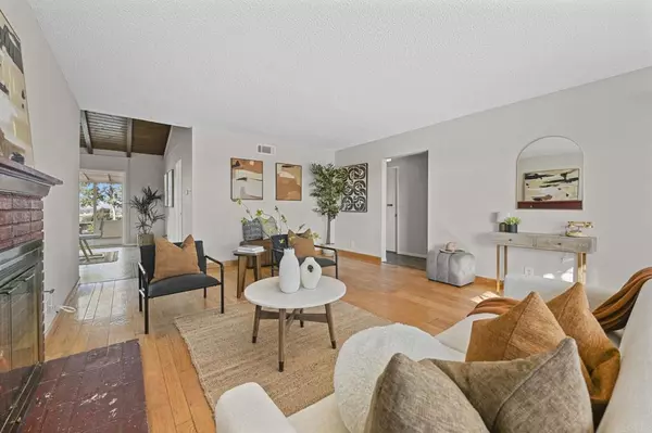 Oceanside, CA 92054,2710 Mesa DR