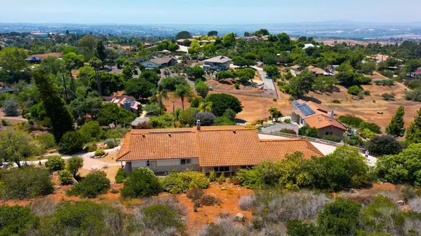 Vista, CA 92084,2382 Mirador