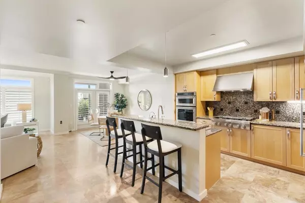 La Jolla, CA 92037,5470 La Jolla BLVD #H102