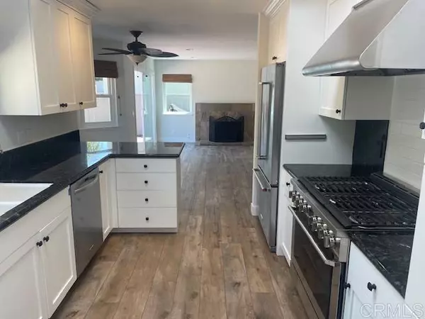 Carlsbad, CA 92009,1736 Geranium St
