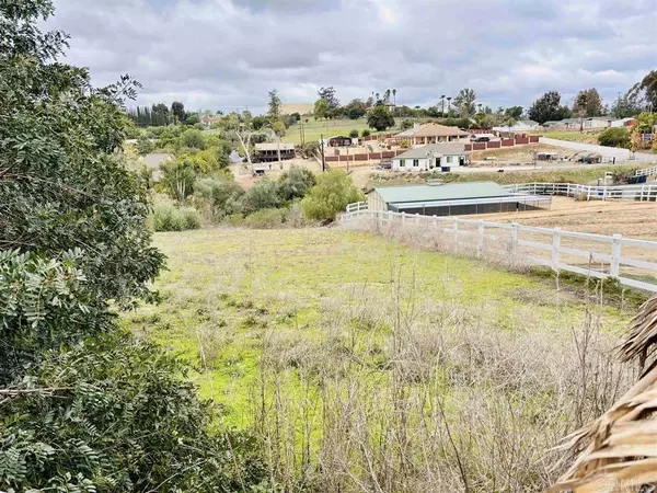 Fallbrook, CA 92028,2399 Paige Circle