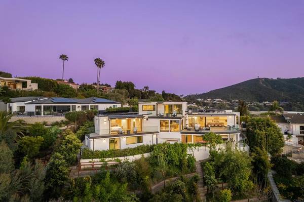 2684 Costebelle DR, La Jolla, CA 92037