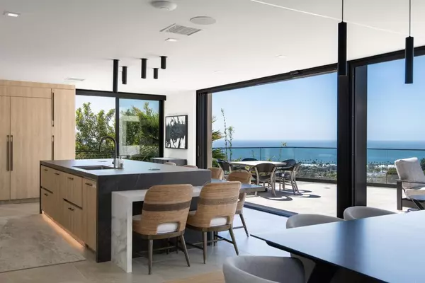La Jolla, CA 92037,2684 Costebelle DR